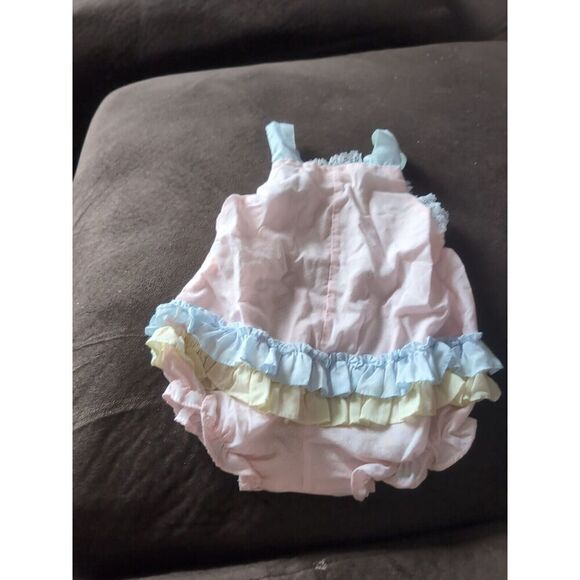 Vintage Baby Cream Polyester Baby Girl's Romper One Piece Outfit Ruffles 6-9 MOS - Picture 2 of 16